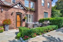 15 Bacon Court Eastchester, NY 10708