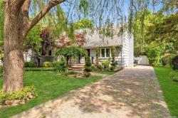 7 Henry Street Great Neck, NY 11023