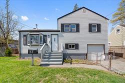 13 N Fulton Avenue Lindenhurst, NY 11757