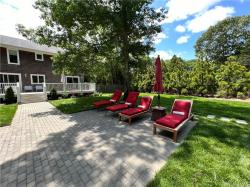 10 Pennant Lane East Quogue, NY 11942