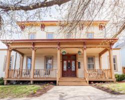 550-552 Columbia Street Hudson, NY 12534