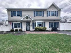 2103 Parkside Drive Seaford, NY 11783