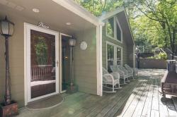 221 Old Post Road Port Jefferson, NY 11777