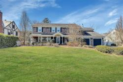 121 Concourse Brightwaters, NY 11718