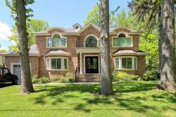 10 Woodbourne Road Great Neck, NY 11023