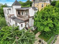 39 Locust Hill Yonkers, NY 10701