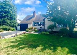 62 Braham Avenue Amityville, NY 11701