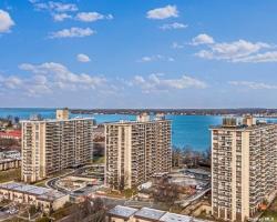 18-05 215 Street 4S Bayside, NY 11360