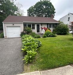 34 Woodhull Road Huntington, NY 11743
