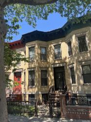 1293 Park Crown Heights, NY 11213