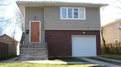 14 Carlyle Pl Roslyn Heights, NY 11577