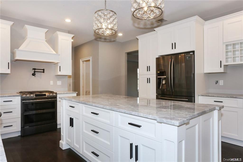 Monroe N.y Kitchen Cabinets : Colonial Two Story Single ...