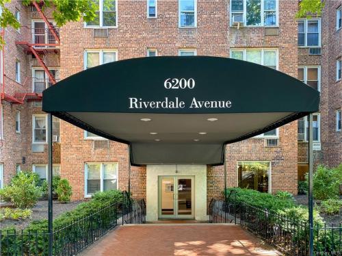 North Riverdale