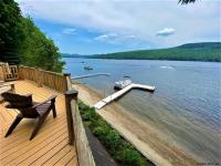 18 Clearwater Way Schroon Lake, NY 12870