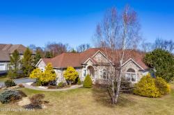123 Chase Hollow Dr Nazareth, PA 18064