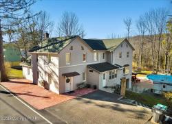 1553 Middle Road Stroudsburg, PA 18360