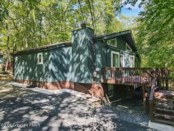 2215 Apley Court Bushkill, PA 18324