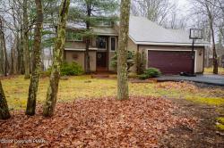 256 Oakenshield Drive Tamiment, PA 18371