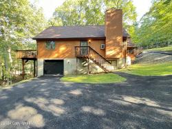 353 Brentwood Drive Bushkill, PA 18324