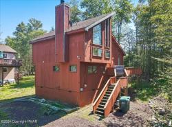 5682 Pembrook Drive Tobyhanna, PA 16830