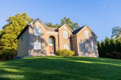 202 Saddle Creek Drive Mount Bethel, PA 18343