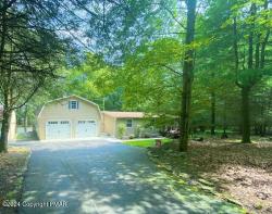 7258 Moss Drive Swiftwater, PA 18370