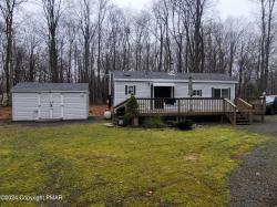 17 Comanche Path Gouldsboro, PA 18424