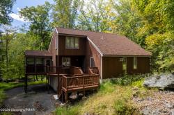 6492 Decker Road Bushkill, PA 18324