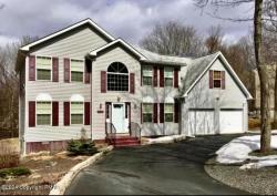 2209 Doe Drive Long Pond, PA 18334