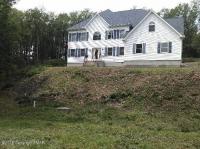 1626 N Rocky Mountain Dr, Effort, PA 18330