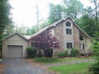 201 Sweet Briar Rd, Pocono Pines, PA 18350