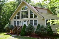 241 Maxatawny Dr, Pocono Lake, PA 18347