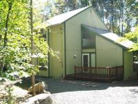 1421 Redwood Ter, Pocono Pines, PA 18350