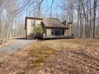 126 Golfers Way, Pocono Pines, PA 18350
