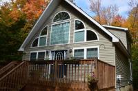 7233 Winnebago Dr, Pocono Lake, PA 18347