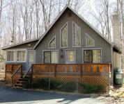 190 Tommys Ln, Pocono Lake, PA 18347