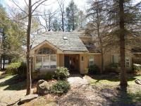 418 Woods Lake Ln, Pocono Pines, PA 18350