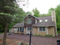 2077 Lehigh Dr, Pocono Lake, PA 18347