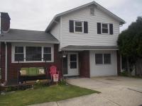 2 E Center St, Nesquehoning, PA 18240
