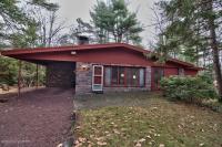 61 Greenwood Rd, Lake Harmony, PA 18624