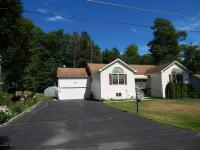 3251 Red Maple Ln, Pocono Pines, PA 18350