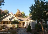 104 Pineknoll Dr, Lake Harmony, PA 18642