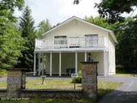 1221 Ironwood Court, Long Pond, PA 18334