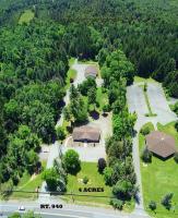 149 Village Park Dr, Pocono Lake, PA 18347