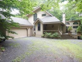 171 Flintlock Trl, Pocono Pines, PA 18350