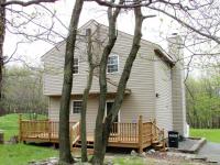 1277 Clover Rd, Long Pond, PA 18334