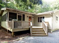 5429 Woodland Ave, Pocono Pines, PA 18350