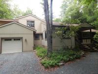 181 Tanglewood Dr, Pocono Pines, PA 18350