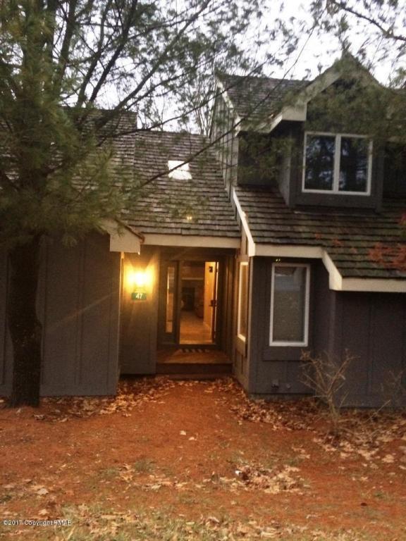 A Short Walk to the Ski Slopes in Snow Ridge Village