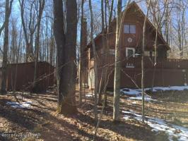 175 Bushkill Dr, Pocono Lake, PA 18347